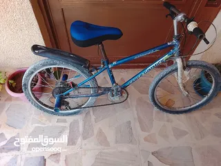  4 بسكليت بحاله الوكاله للبيع او للبدل على بسكليت اكبر مع دفع الفرق