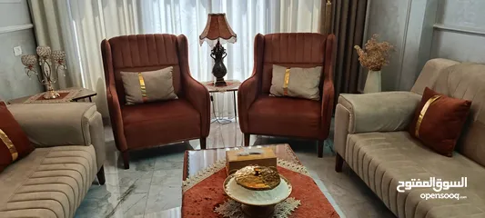  2 كنبايات لغرفة السفرة او الجلوس (شبه جديد)
