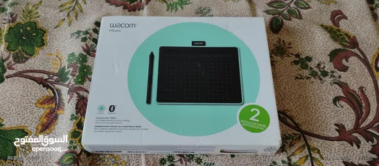  4 Wacom Intuos Small(Bluetooth) Drawing Tablet for Sale