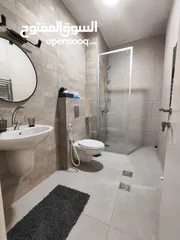  13 شقة مفروشة فخمة مع حديقة خاصة للإيجار في عين منجد