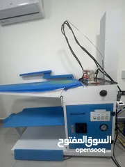  5 ماكينات خياطة للبيع و مكوى استخدام عدة مرات فقط شبه جديد