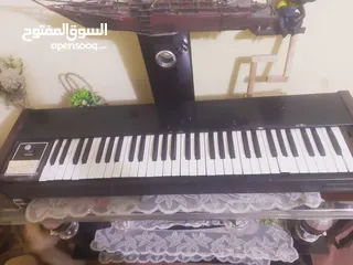  1 بيانو كهربائي عاطل