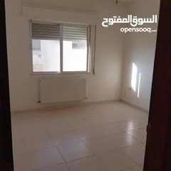  9 ام السماق / شقه فارغه للايجار/ باجره 400 دينار امكانيه الدفع شهري