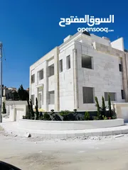  3 فلل فخمة للبيع الراهبات خلف محطة المناصير مقابل مطعم الطياره مساحة 400 متر طابقين الروف جديد مع مطبخ