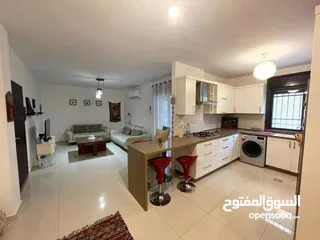 2 شقه للبيع مع حديقه في الطبره