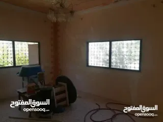  17 بيت مستقل 156م على قطعة أرض مفروزة (4 حدايد) 710م للبيع في ارحابا/اربد
