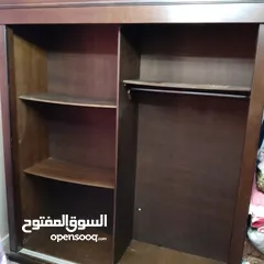  2 غرفة نوم شبابيه عباره عن تختين وتواليت ومراي وخزانه سحاب درفتين وكومودينا