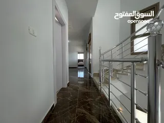  27 فلل فكتوريا