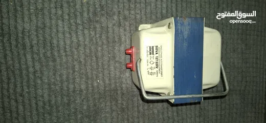  3 محولات كهرباء من 220V الى 110V و بالعكس   و منظم و محول كهرباء نوع STAC 500W