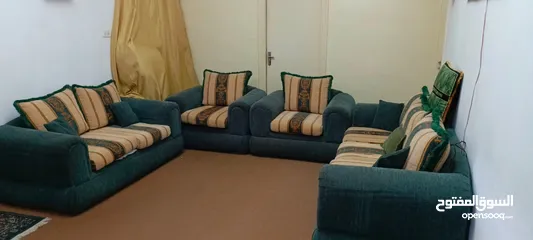  2 طقم كنب مخمل بحالة الوكالة
