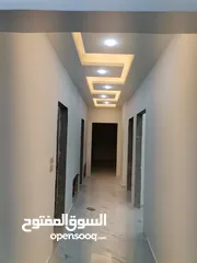  13 شقه مع رووف دوبلكس 220م للبيع جنوب كليه الطب لجامعه اليرموك خلف صيدليه الرازي وغرب دوار اللوازم