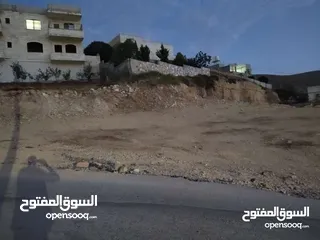  11 قطعة أرض 720 متر سعر حرق 16500 للبيع المستعجل ع شارعين صخريه مستويه