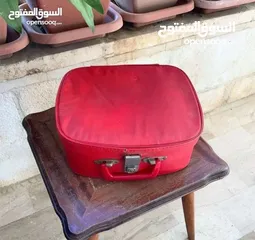  5 شنط سفر وحقائب قديمة ونادرة.