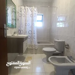  8 ضاحيه الرشيد- شقه فارغه بمساحه واسعه للايجار ـ 220 متر  ـ مكيفات ـ خزائن حائط