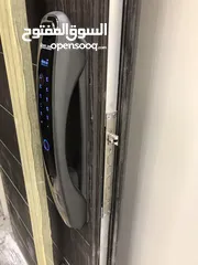  14 Smartdoor lock