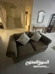  3 طقم أرائك بني فاخر بحالة شبه جديدة وحدة 2 كراسي وحدة 3 كراسي 160سم و 222سم  السعر قابل لل مفاصلة