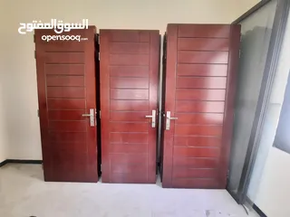  5 ابواب خشب عدد 10 بحال الوكاله مع كامل اغراضهم
