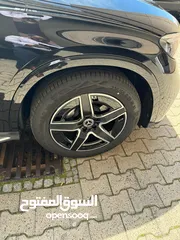  6 Mercedes GLC-300