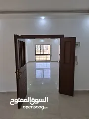  1 شقة للبيع في الجبيهة 140 متر طابق ثاني بناء 2017، صالة وصالون، 3 غرف نوم، حمامين، مطبخ راكب وبرندة