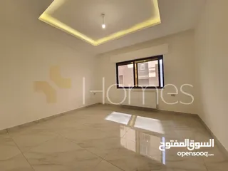  9 شقة طابق اول للبيع  في حي الصحابة بمساحة بناء 250م