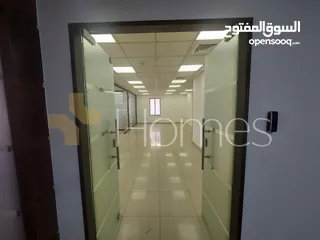  9 مكتب طابقي بواجهات زجاجية للايجار في وادي صقرة ، مساحة المكتب 511م