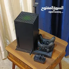  4 جهاز XBOX SERIES X للبيع دبل جوستك و 4 بطاريات مع حساب العاب