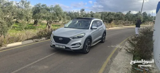  4 جيب هواندي توسان موديل 2016-ماتور 2000ديزل فل فل اضافات مع فتحة سقف بنوراما الجيب فحص شركة ونخب