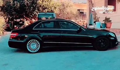  4 مرسيدس E200
