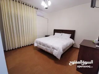  11 شقة مفروشة للإيجار السنوي بأجمل مناطق مرج الحمام خلف القرية الملكية مباشرة.