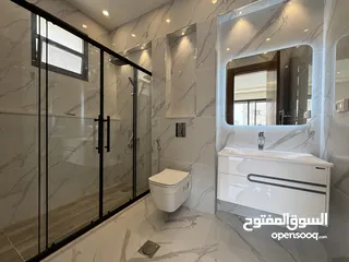  25 شقة مميزة طابق اول مساحة 214 م بتشطيبات مميزة باجمل مناطق رجم عميش مع بلكونات بنظام ترسات