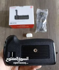  2 كرب  للبطارية كاميرا كانون 80D  اقرا وصف