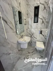  3 اقساط لمدة سنتين ارضية مع ترس  135 م في مرج الحمام طبقة خلف مدارس الخمائل تشطيب حديث