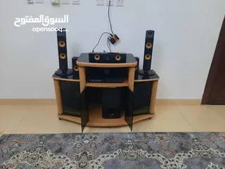  1 LG speaker with table