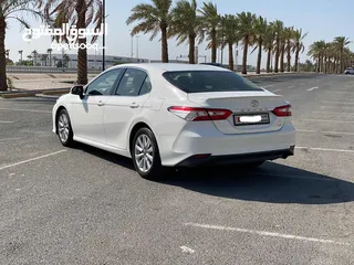 7 Toyota Camry LE 2019 (White)