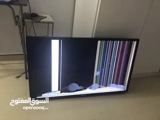  3 ‏تلفزيون ‏مكسورة الشاشة