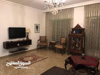  7 شقة استثمارية مفروشة للبيع في جبل عمان قرب الدوار الرابع
