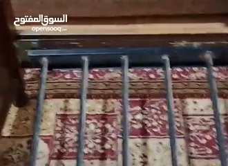  6 سرير خشب زان مفرد ونص بحالة ممتازة مفرش حديد