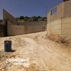  3 للبيع في عابود شاليه مساحة واسعة