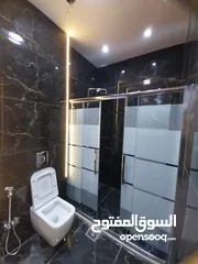  16 الكرسي 185م وتراس امامي وتراس جانبي وخلفي