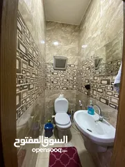  5 عمارة للبيع في وادي الحجر