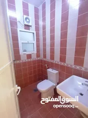  3 غرفه للشباب الخوض السادسه مقابل جامعه السلطان شامله المياه والكهرباء والانترنت