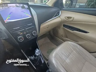  9 تويوتا يارس 2019   ماتور 1500cc بسعر 11500 دينار  الشكل الجديد فحص كامل 7 جيد بدون ملاحظات او قصعات
