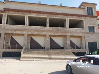  1 مبنى للأجار  مبنى في سيدي خليفة على طريق الساحل جنب حلواني معتز بوعشرين