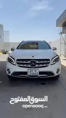  31 Mercedes Benz Gla 2020