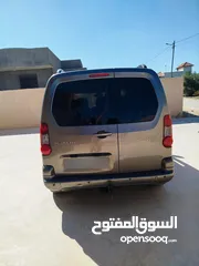  3 بيجو بارتنر 2017 /7 ركاب