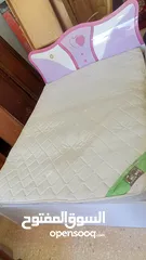  4 تخت مفرد ونص مع فرشه زنبركيه