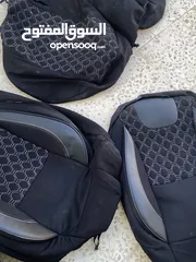  4 كراسي مفتوحة