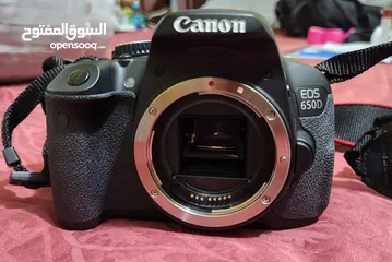  3 Canon EOS 650D with main lens and 50mm macro lens  كانون EOS 650D مع عدسة رئيسية وعدسة ماكرو 50 مم