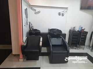  6 صالون نسائي من الدرجة الاولى للبيع