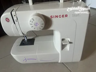  1 ماكينة خياطة singer بيضاء جديدة بالكرتونة
